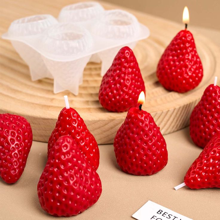 Strawberry mold 4pcs فراولة - الصورة 3