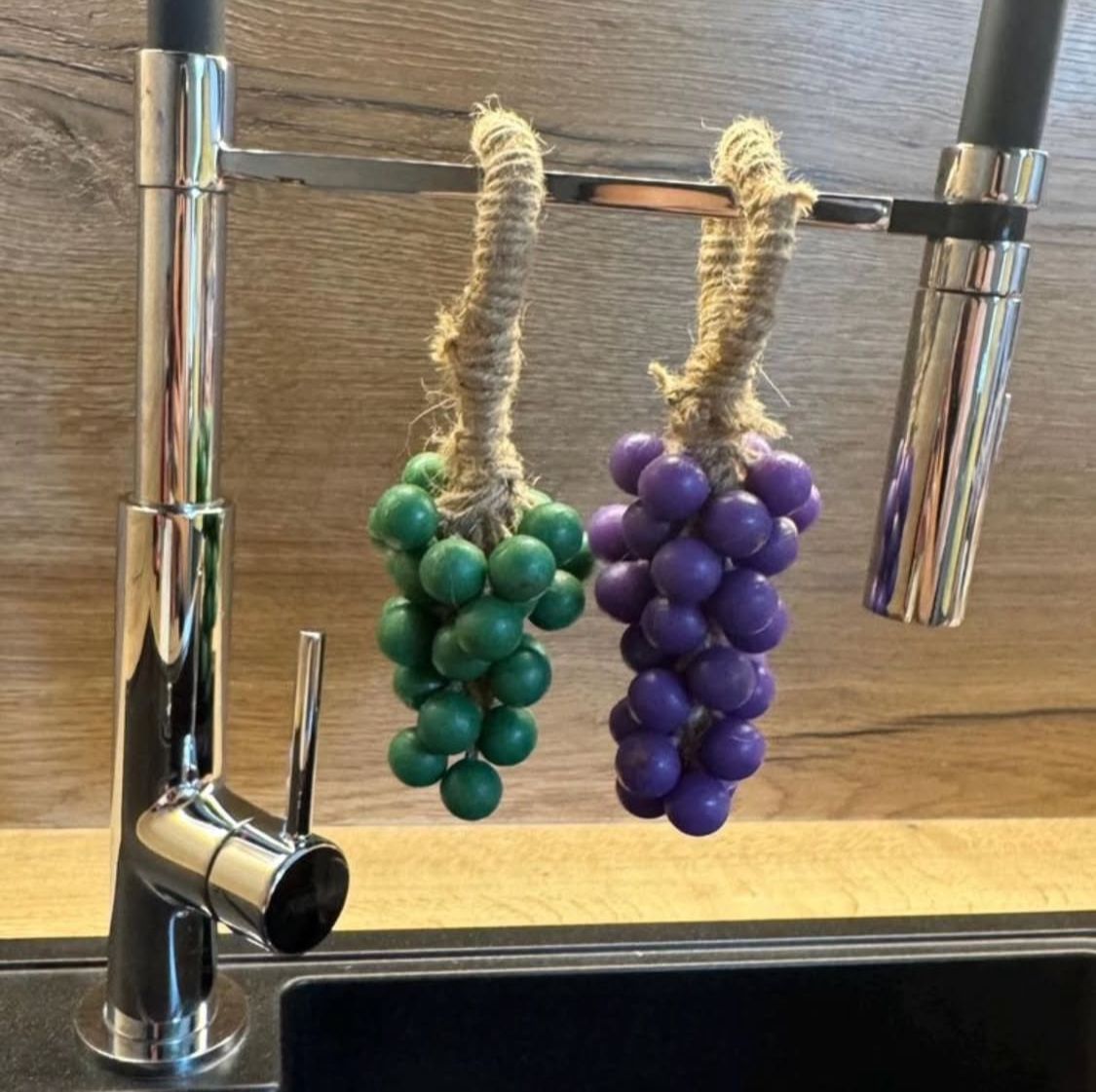 Grapes Soap Mold - قالب صابون بشكل عناقيد العنب - الصورة 2